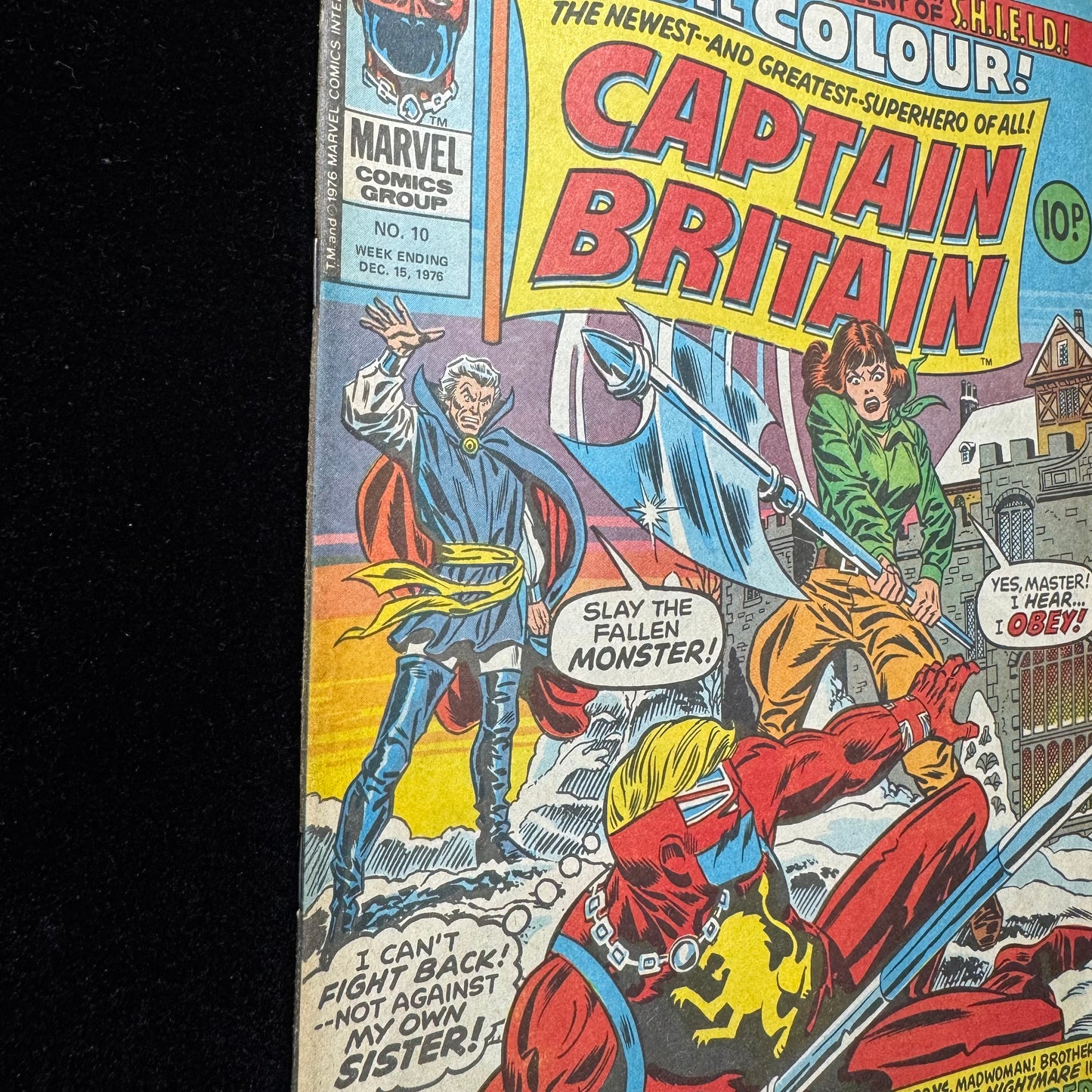 Captain Britain 10 - 1st Cover App Of Betsy Braddock - Bronze Age Marvel 1976