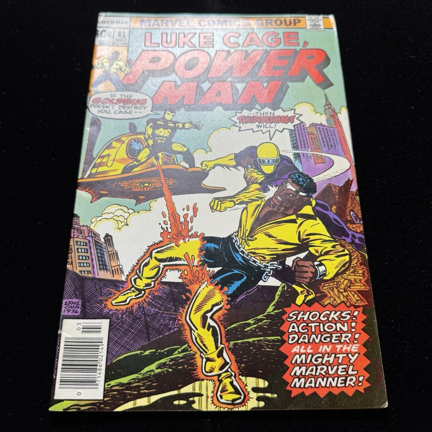Like Cage Power Man 41 - 1st App Bill Carver & Goldbug - Bronze Age Marvel 1977
