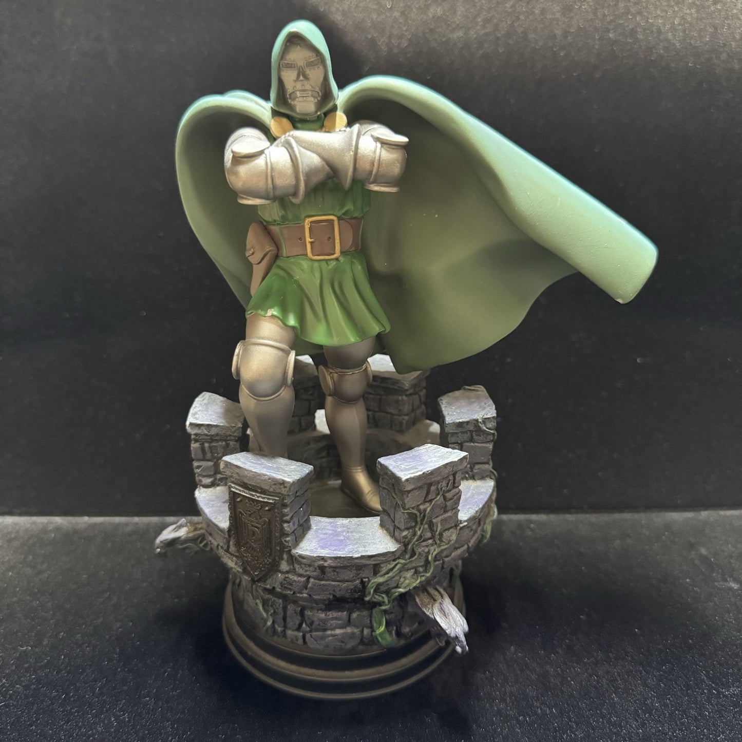 Bowen Designs - Doctor Doom Statue 1493/4000 Carl Surges Small Scale Figure 2001