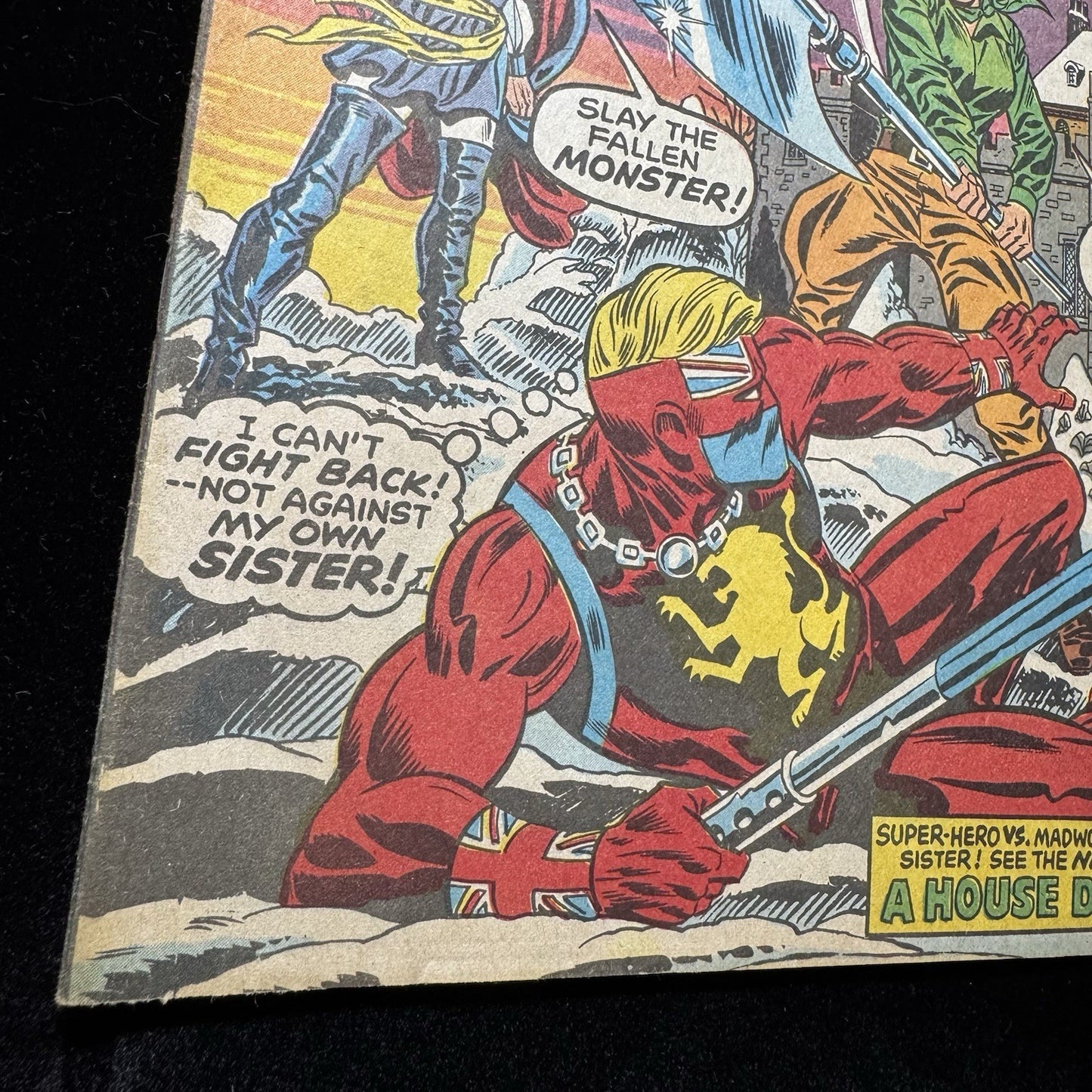 Captain Britain 10 - 1st Cover App Of Betsy Braddock - Bronze Age Marvel 1976
