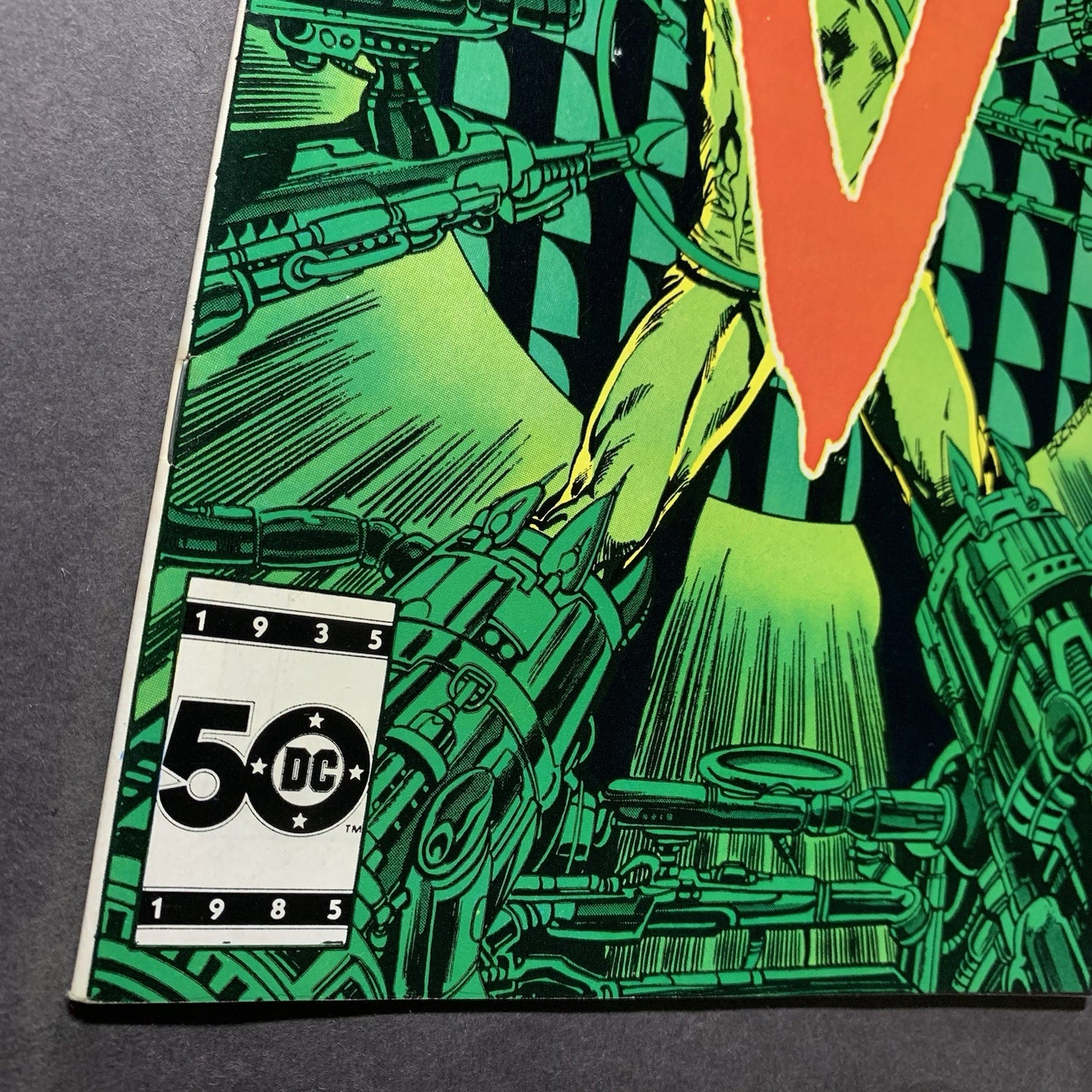 V 6 - Copper Age Dc Comics 1985