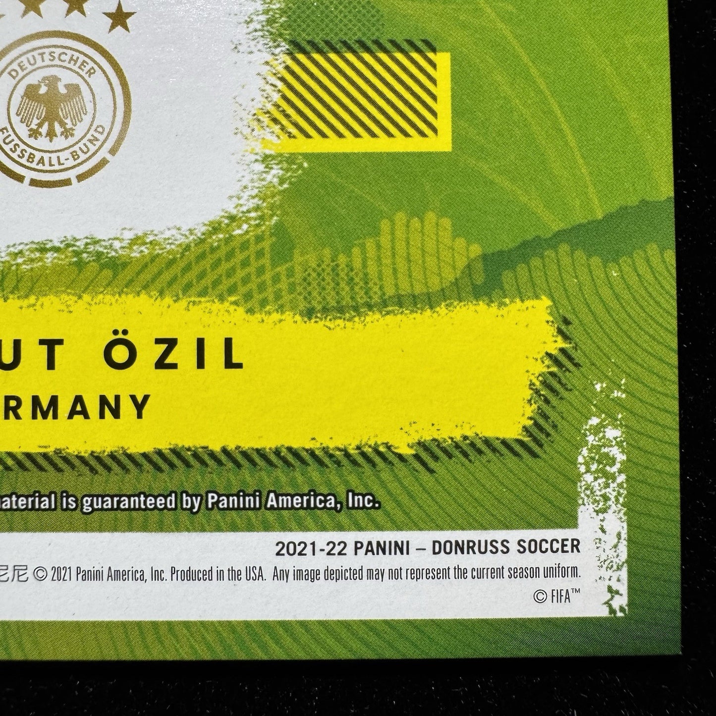 Mesut Ozil Kit Kings Patch Player Worn Donruss 2021-22 KK-OZL Germany