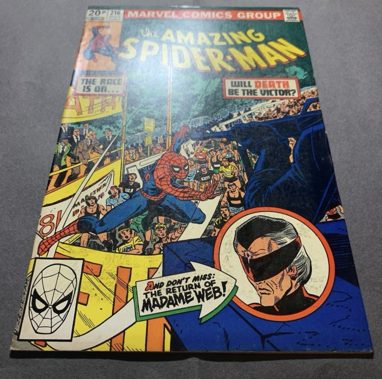 Amazing Spider-Man 216 - 2nd Appearance Of Madame Web - Bronze Age Marvel 1981