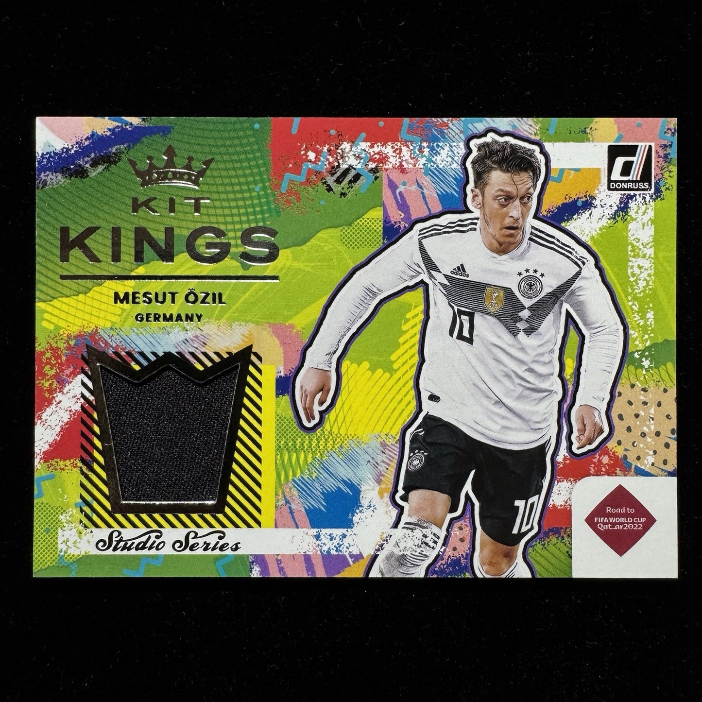 Mesut Ozil Kit Kings Patch Player Worn Donruss 2021-22 KK-OZL Germany