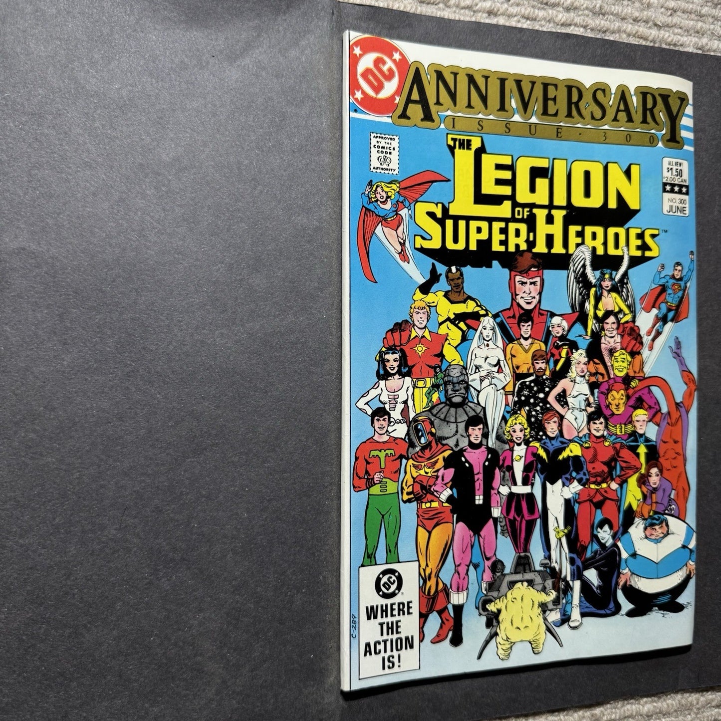 Legion Of Super-Heroes 300 - 1st Cameo App Of Garfield - Bronze Age Dc 1982
