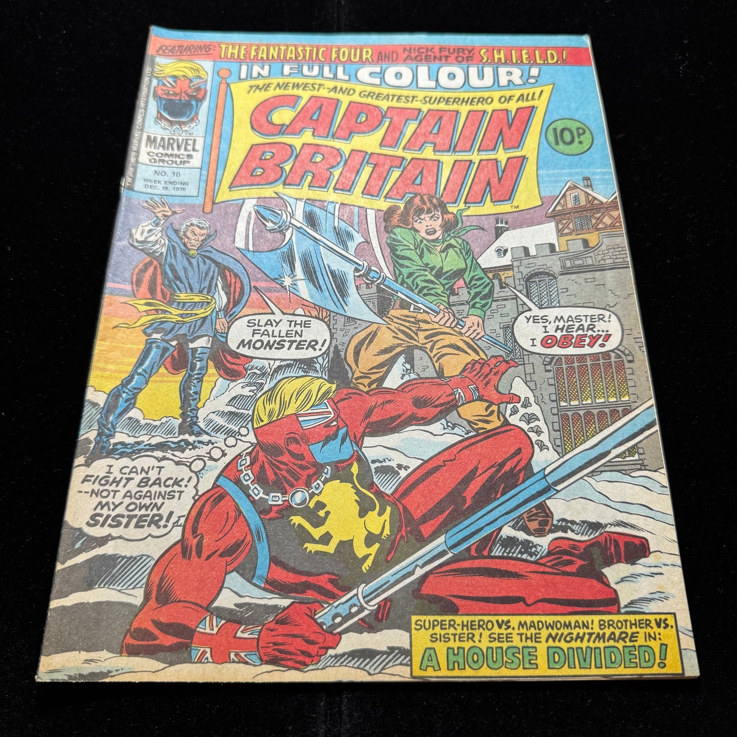 Captain Britain 10 - 1st Cover App Of Betsy Braddock - Bronze Age Marvel 1976