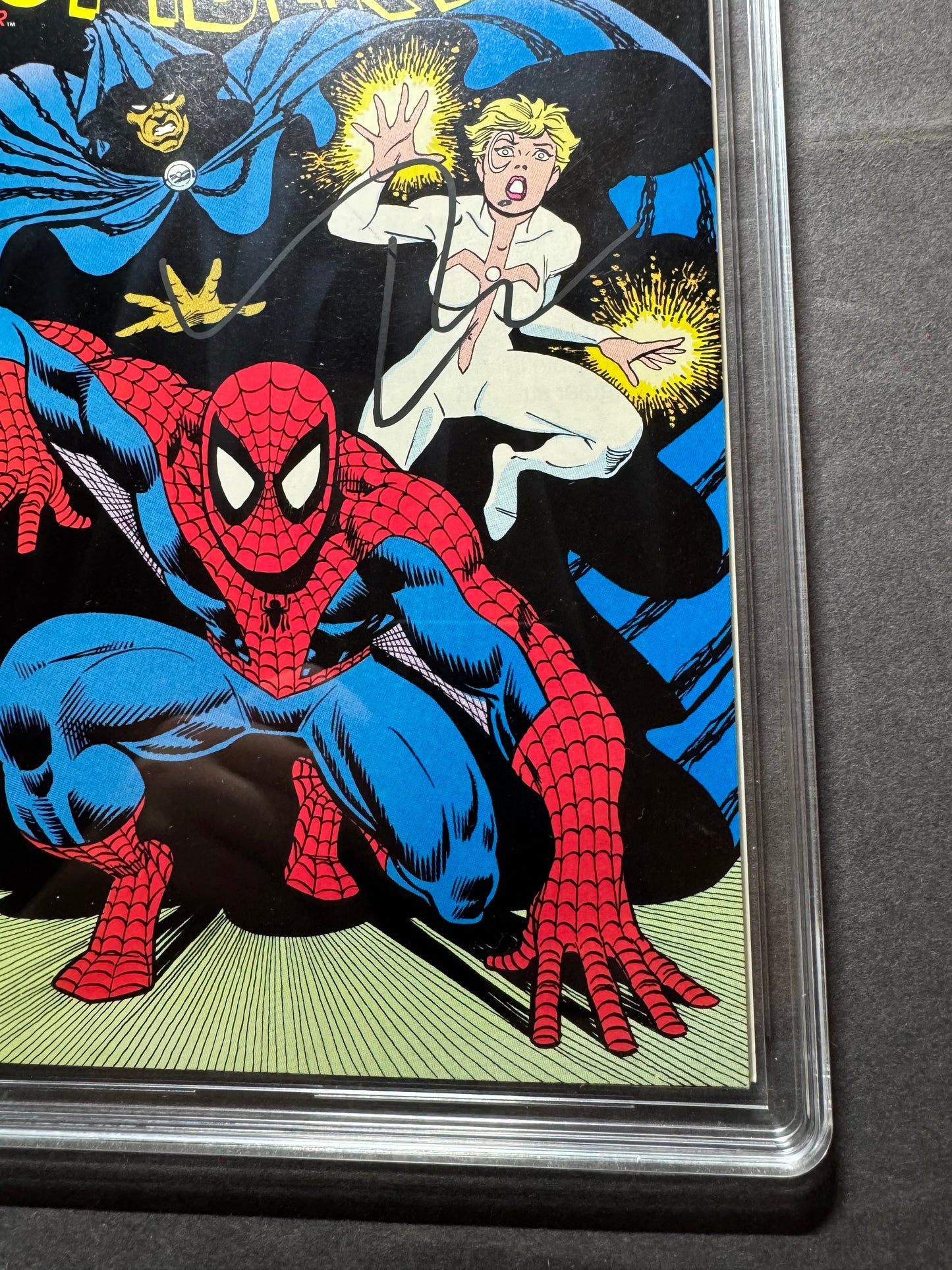 Spectacular Spider-Man Annual 9/ Signed By Tobey Maguire/ Graded And Certified