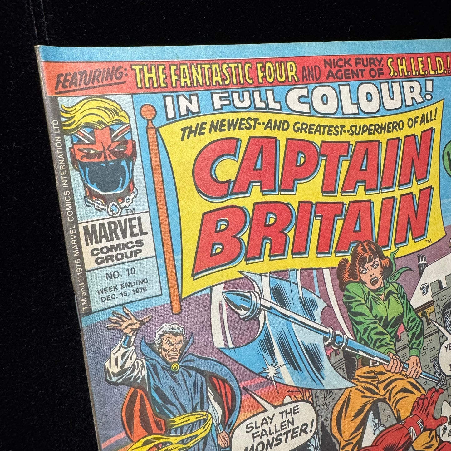 Captain Britain 10 - 1st Cover App Of Betsy Braddock - Bronze Age Marvel 1976